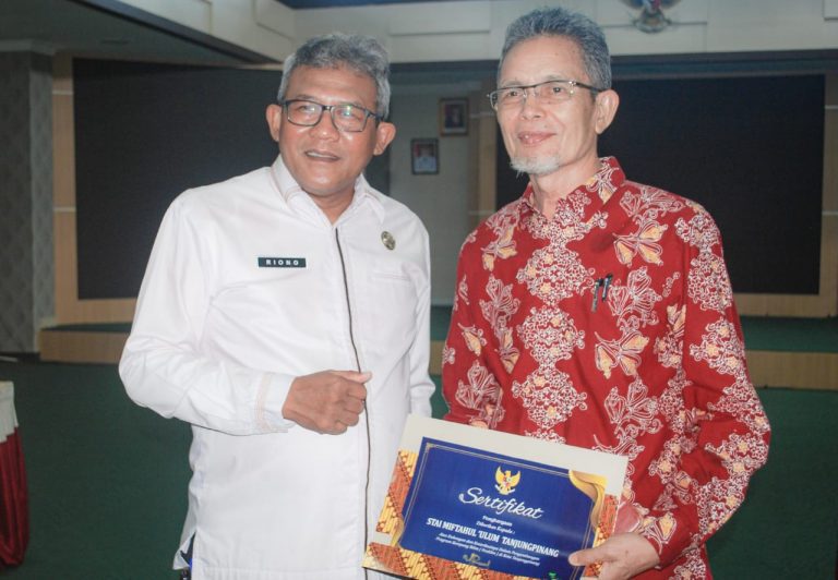 Penghargaan kepada STAI MU atas kontribusi mendukung proklim kota tanjungpinang1