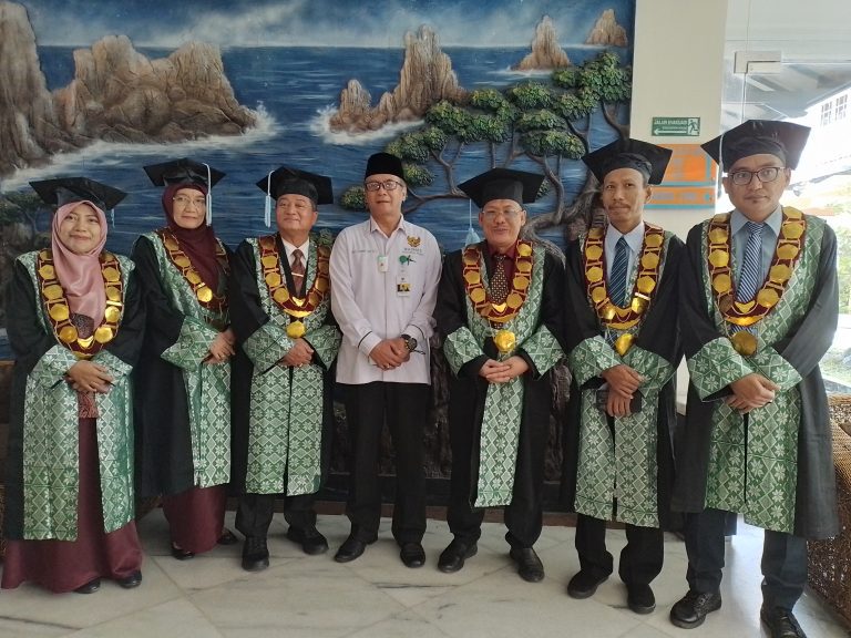 Foto Bersama Pimpinan dan Kaprodi STAIMU TPI